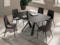 Tavolo allungabile in cristallo antimpronta Bombo di Ozzio