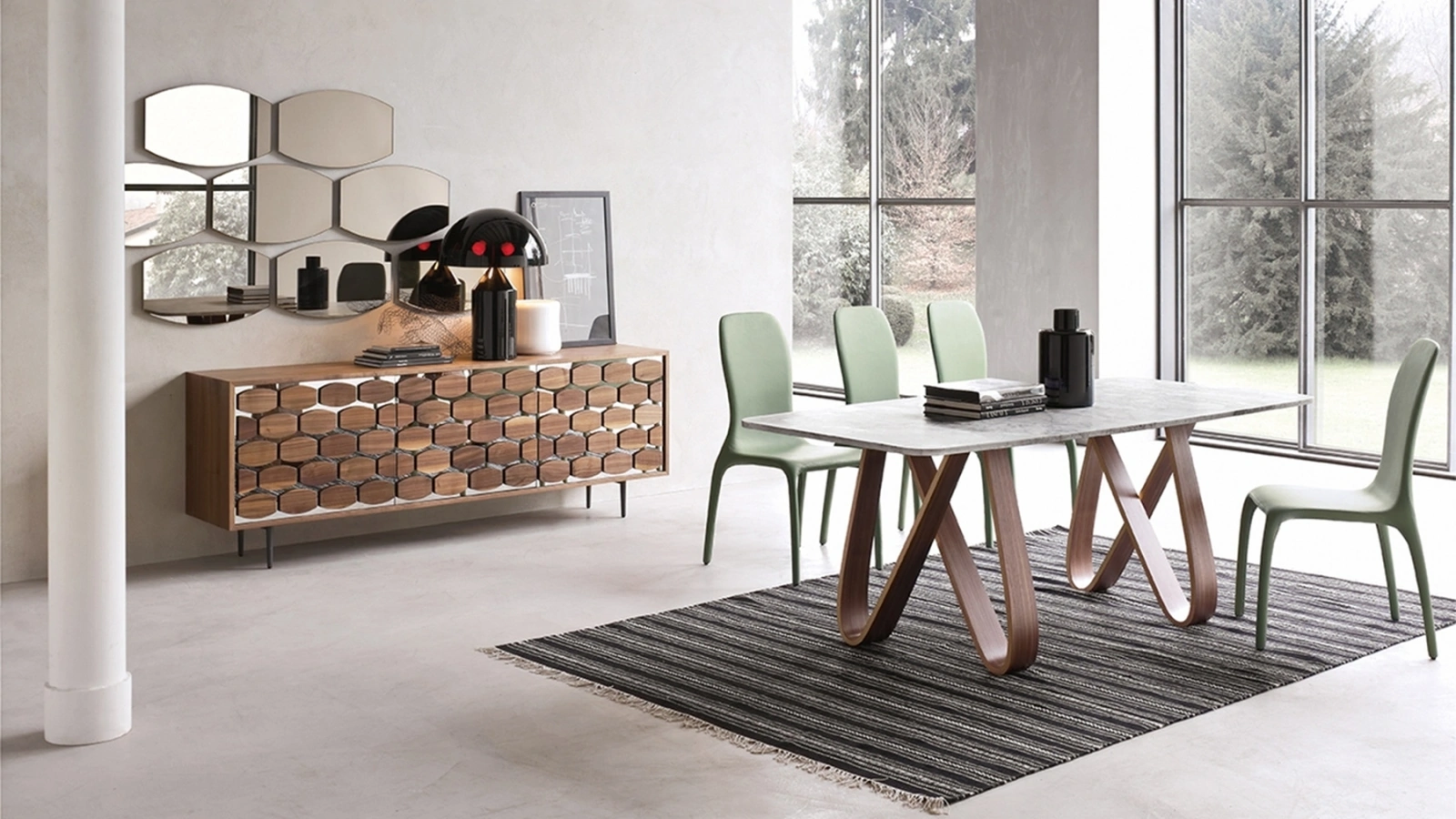 Tavolo Butterfly con base in legno termocurvato e top in marmo di Tonin Casa