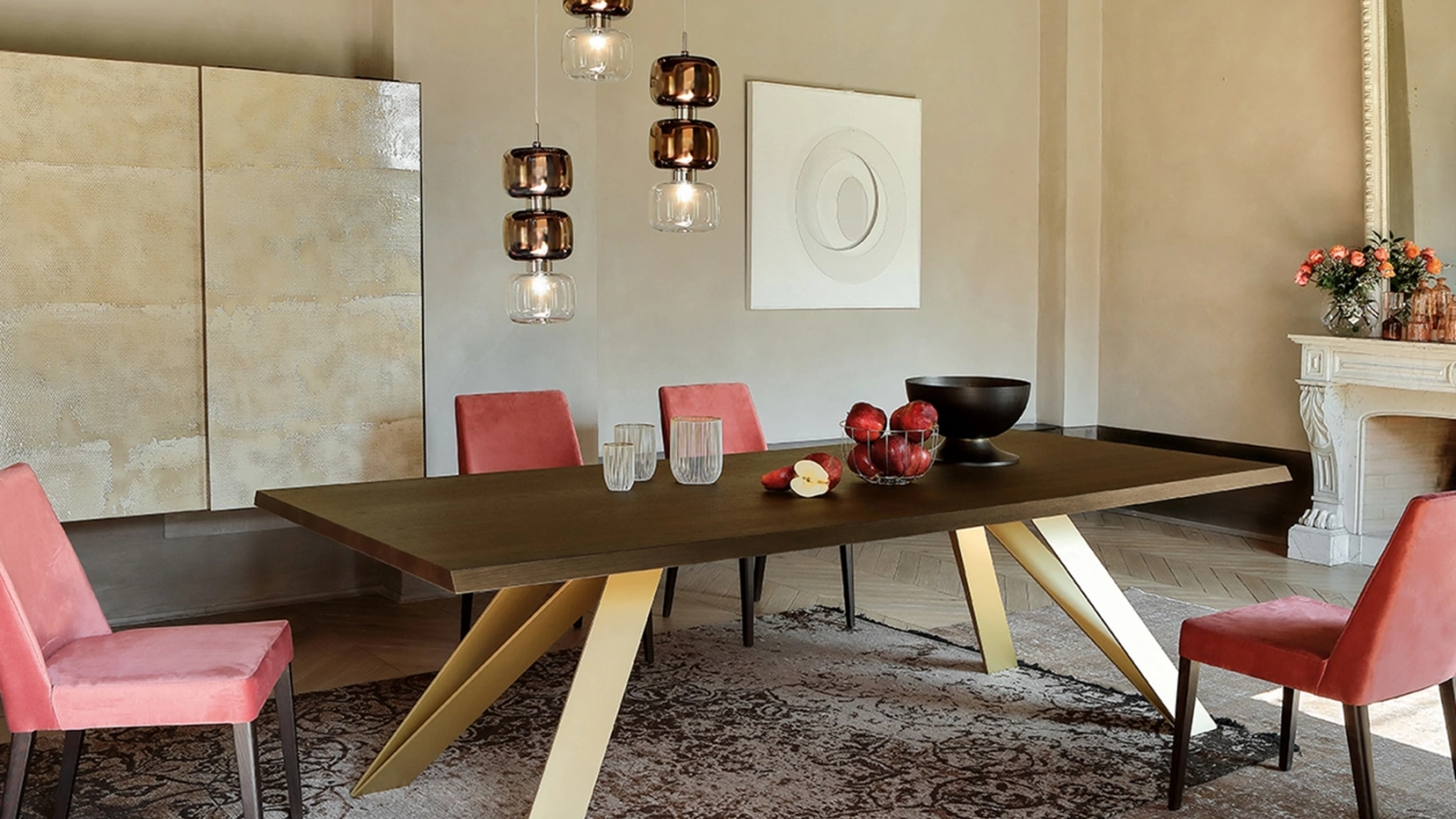 Tavolo Celtis con base in metallo e top in legno di Tonin Casa