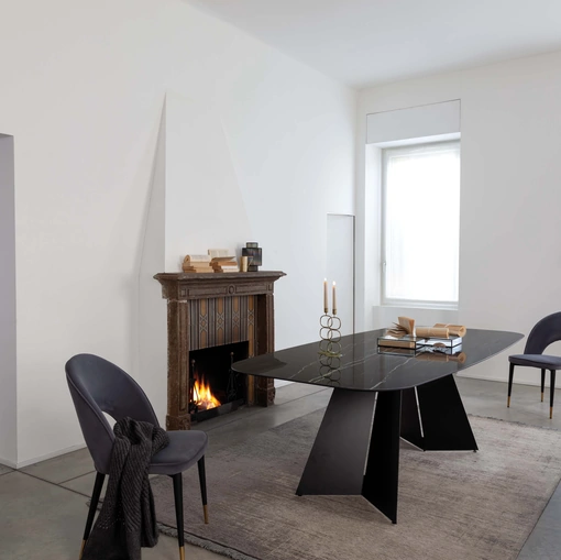 Tavolo Empire Plus in gres porcellanato lucido e base in acciaio verniciato nero di La Seggiola