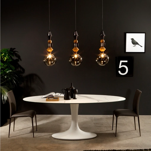 Tavolo con piano in ceramica e base a stelo Imperial di Tonin Casa