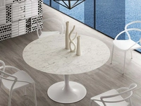 Tavolo rotondo Island Marble con top in marmo bianco di Carrara e base in acciaio verniciato bianco di La Seggiola