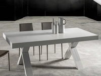 Tavolo allungabile Copernico Classic in nobilitato bianco poro aperto con gambe in MDF rivestite in tinta di La Seggiola