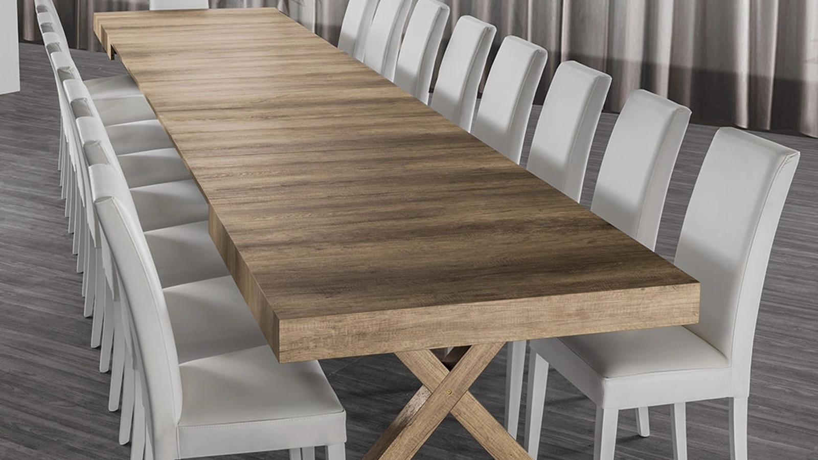 Tavolo allungabile Copernico Classic in nobilitato rovere nodato di La Seggiola