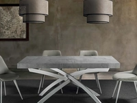 Tavolo allungabile Magnum in nobilitato folding cemento con base in metallo verniciato bianco di La Seggiola