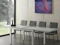 Tavolo allungabile Space in vetro temperato serigrafato con struttura in metallo verniciato alluminio di La Seggiola