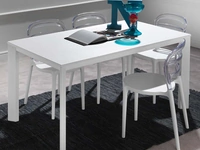 Tavolo allungabile Tecno in nobilitato bianco con struttura in alluminio verniciato in tinta di La Seggiola