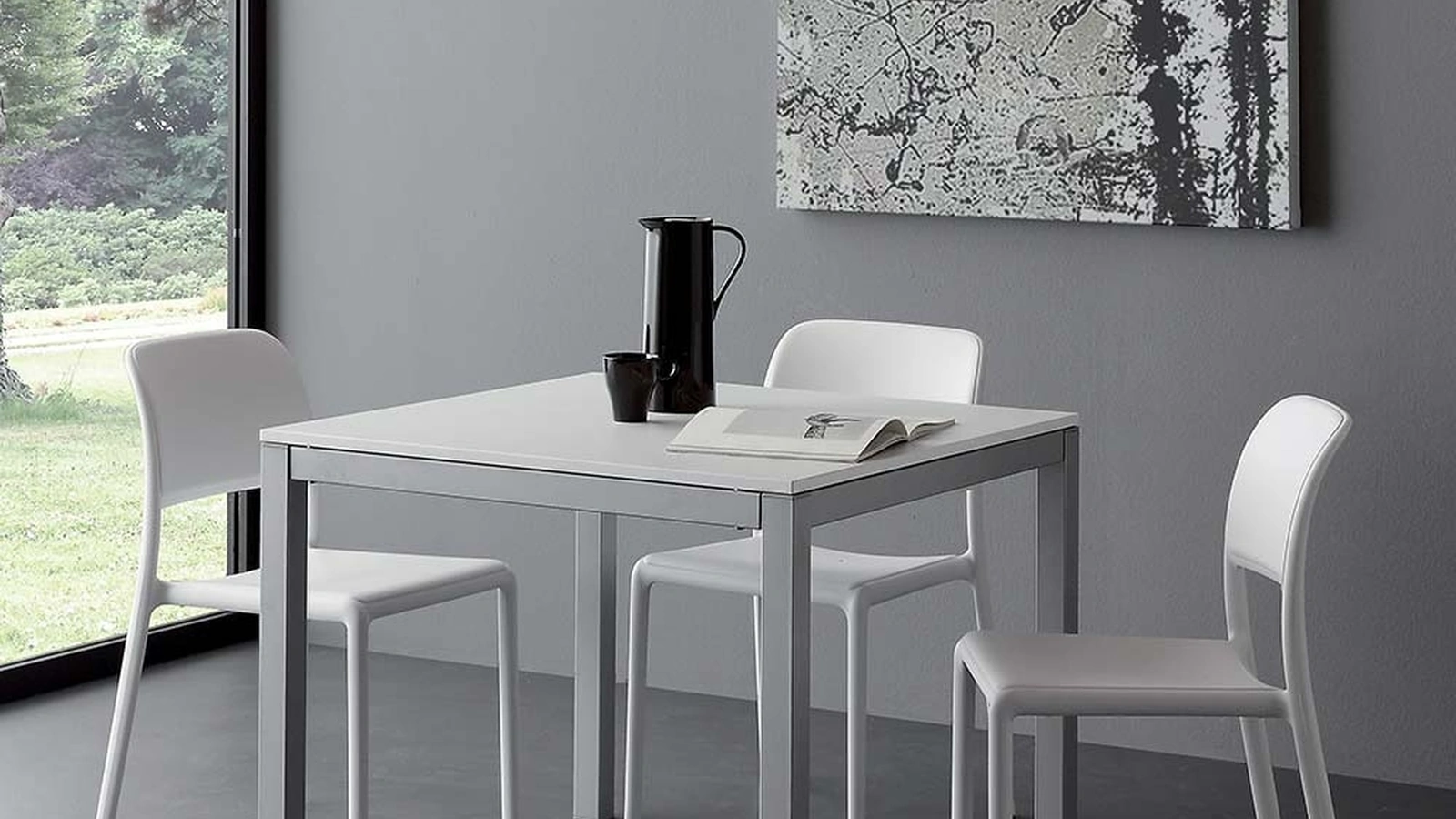 Tavolo allungabile Majestic Quadro in nobilitato bianco con struttura in metallo verniciato alluminio di La Seggiola