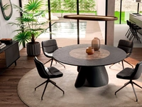 Tavolo rotondo allungabile in legno Veliero con vassoio girevole Lazy Susan in ceramica incassato nel piano di Ozzio