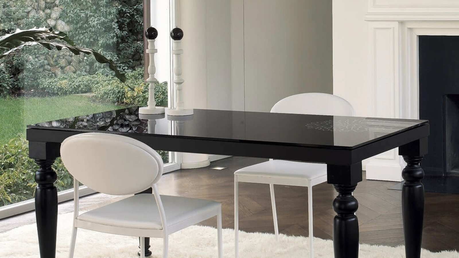 Tavolo allungabile Cesare in vetro e legno laccato di Ponti Terenghi