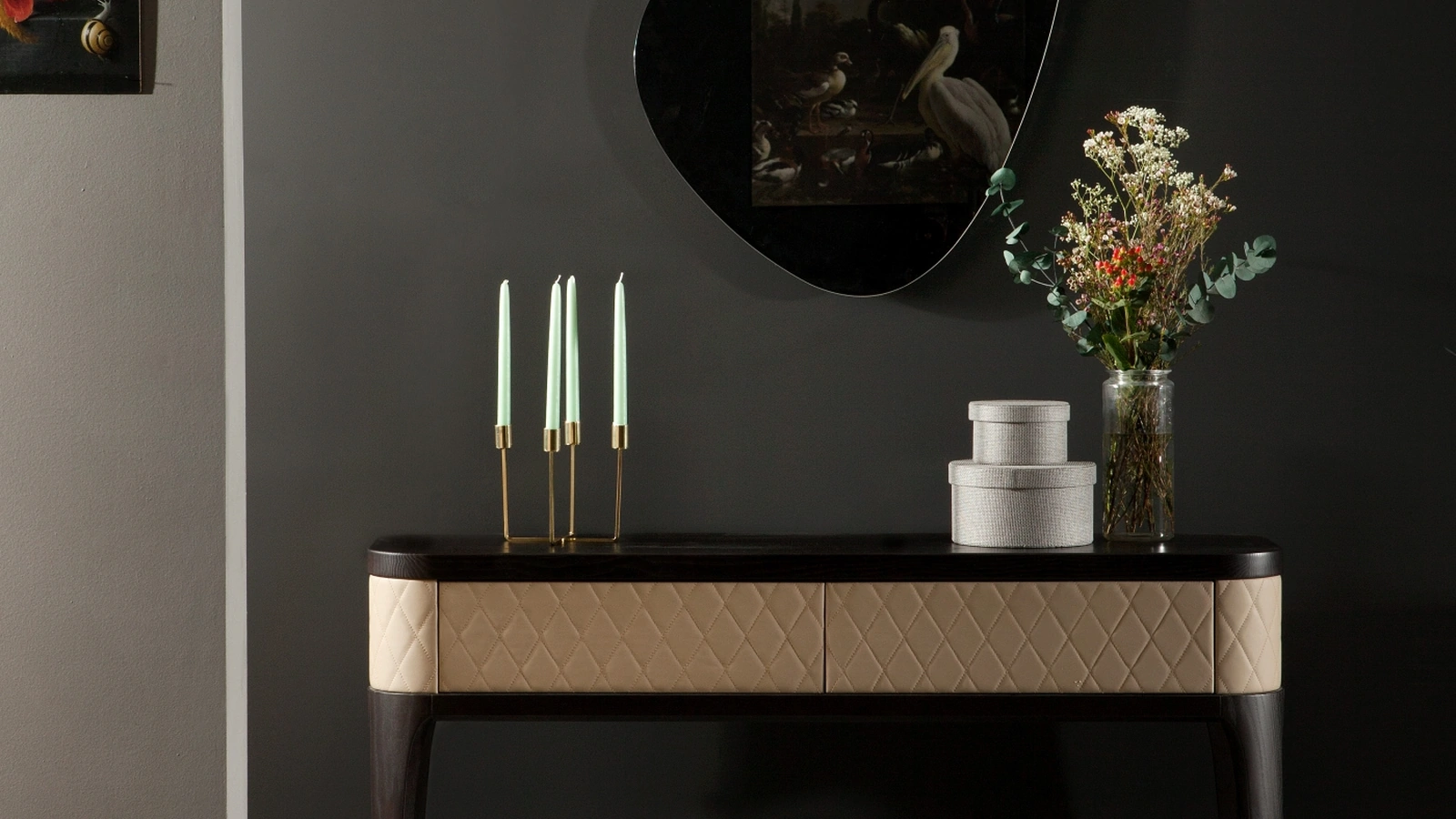 Mobile Ingresso Consolle Tiffany in legno con frontale rivestito in ecopelle trapuntata a rombi di Tonin Casa