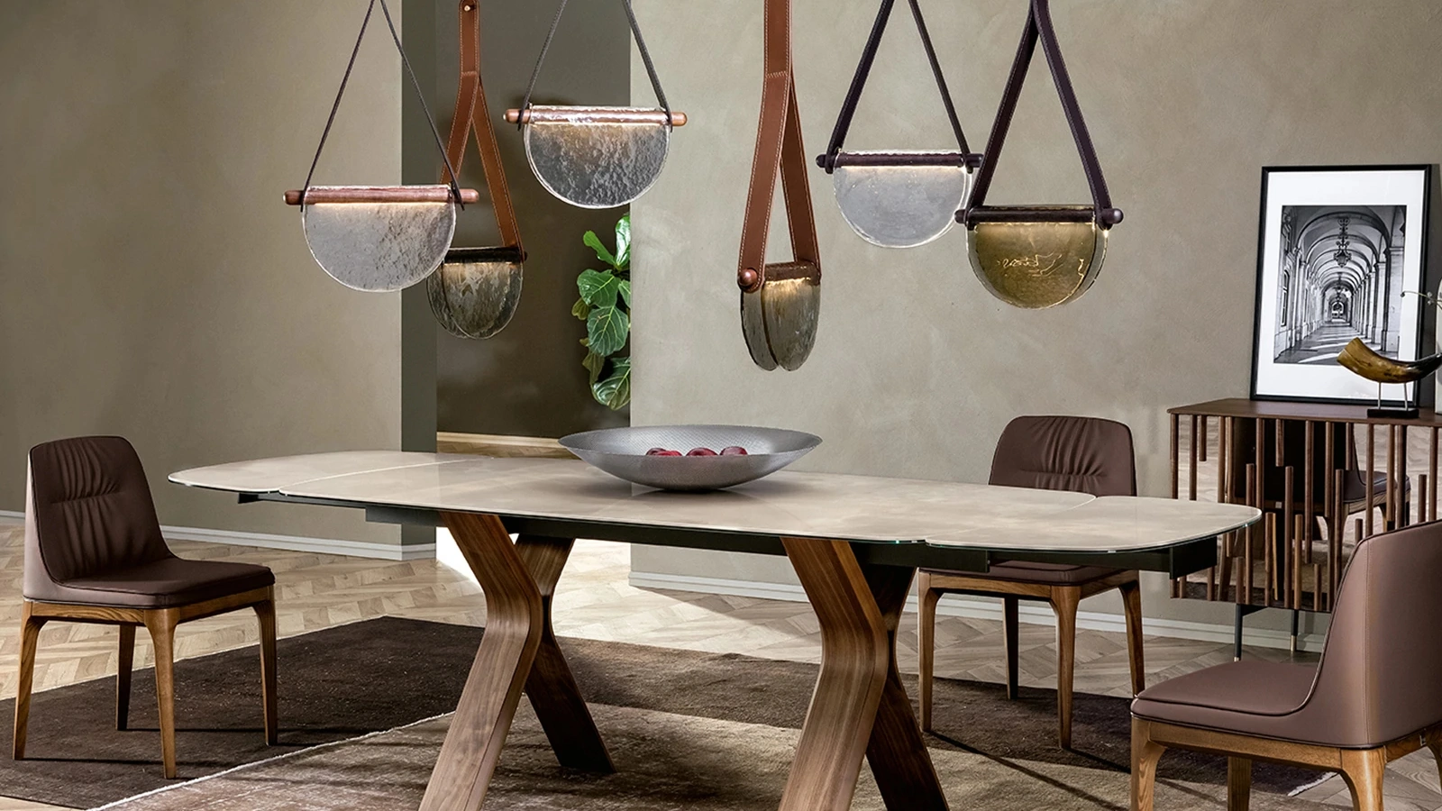 Tavolo Still con struttura in legno e top in ceramica di Tonin Casa