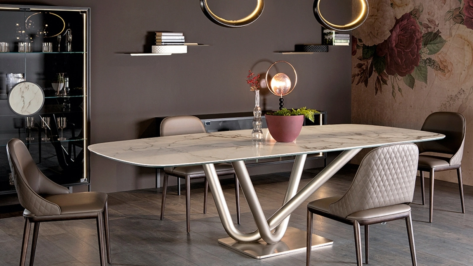 Tavolo con top in gres porcellanato e base in metallo verniciato Victory di Tonin Casa