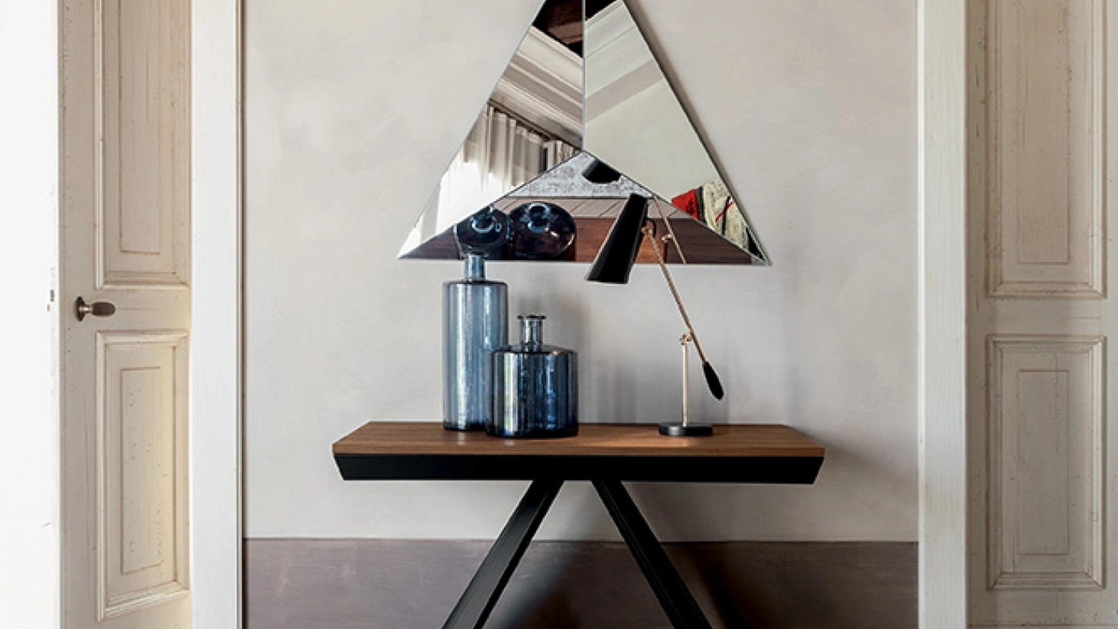 Tavolo Consolle allungabile con base in metallo e piano in legno Ventaglio di Tonin Casa 