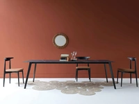 Tavolo allungabile Zen con top in HPL effetto marmo di Sedie Brianza