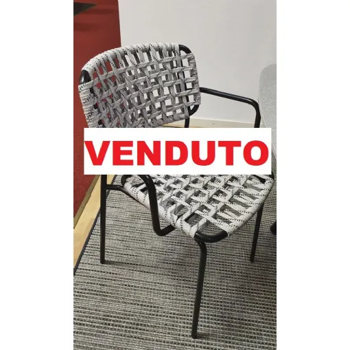 Sedia YO! con braccioli