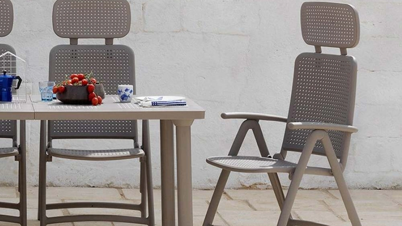 Sedia reclinabile Agua in polipropilene di La Seggiola