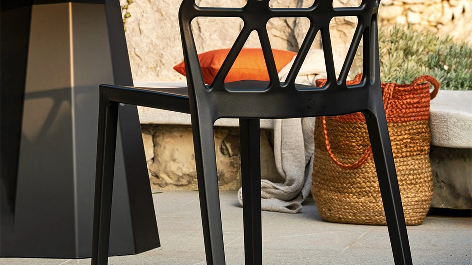 Sedia impilabile Alchemia di Connubia Outdoor