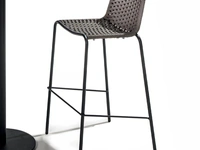 Sgabello Café de Paris in metallo zincato con seduta rivestita in corda piatta poliestere color tortora di La Seggiola