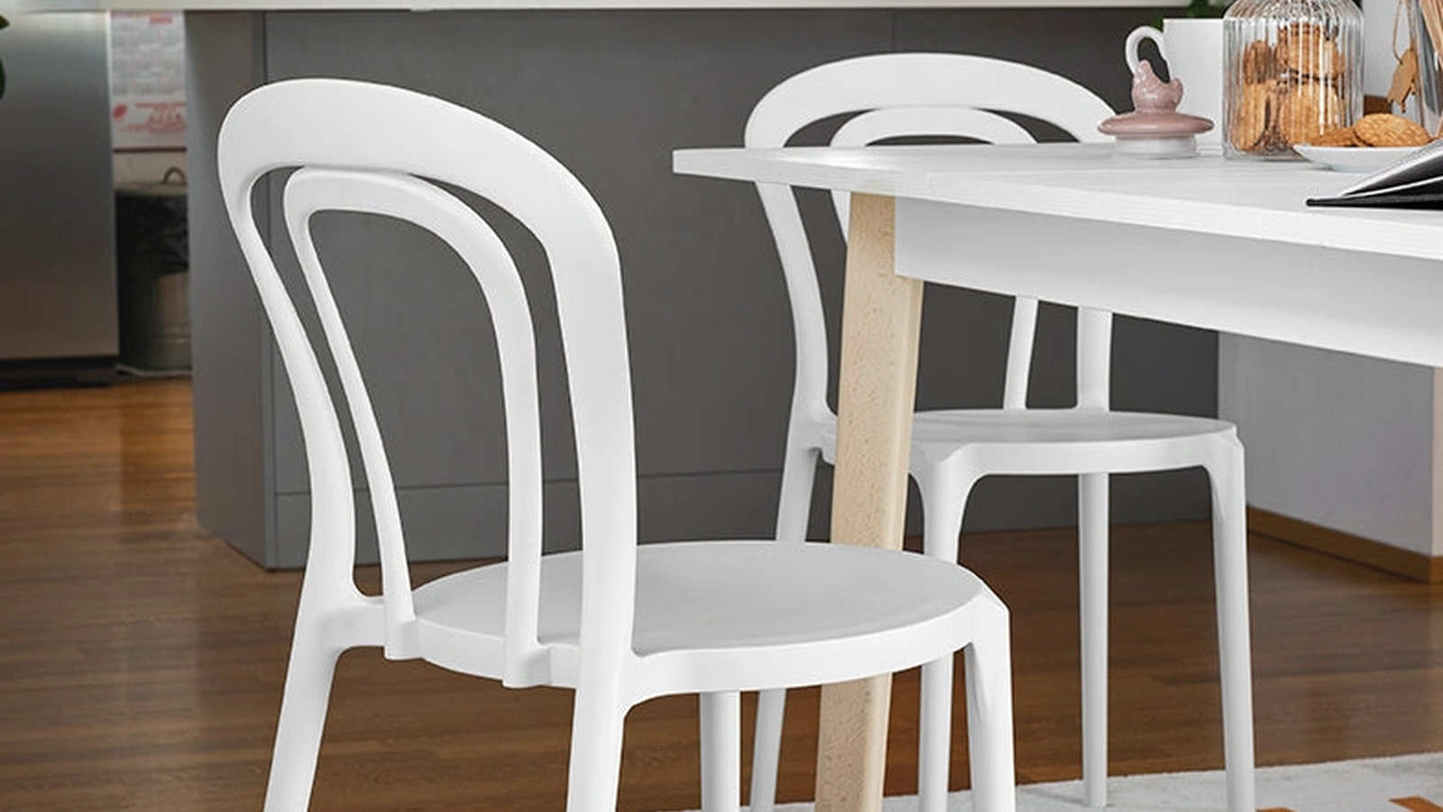 Sedia impilabile Caffè in polipropilene di Connubia Outdoor