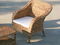 Poltrona Clito Mini sofà finitura intreccio di Banano naturale con cuscino in tessuto di La Seggiola