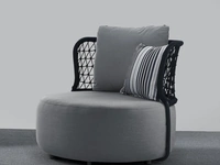 Poltrona Cobb in tessuto per esterno grigio con schienale in rete di La Seggiola