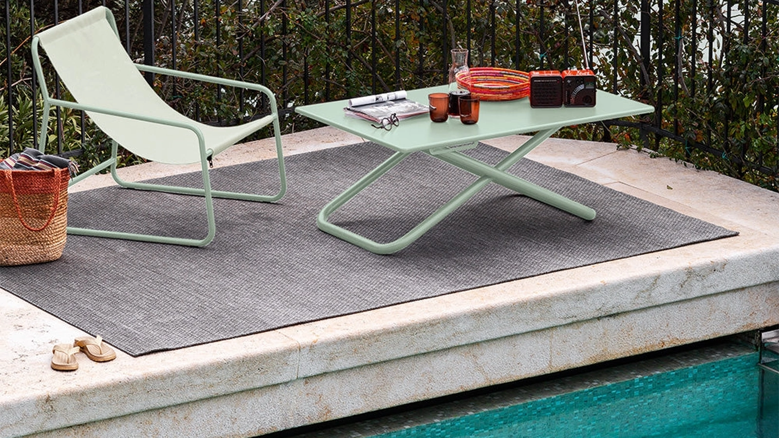 Tavolo regolabile in altezza Easy di Connubia Outdoor