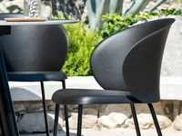 Poltroncina in polipropilene Tuka di Connubia Outdoor