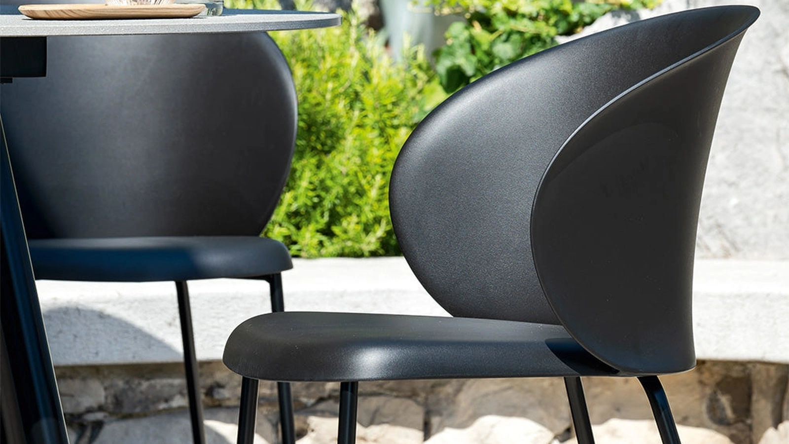 Poltroncina in polipropilene Tuka di Connubia Outdoor