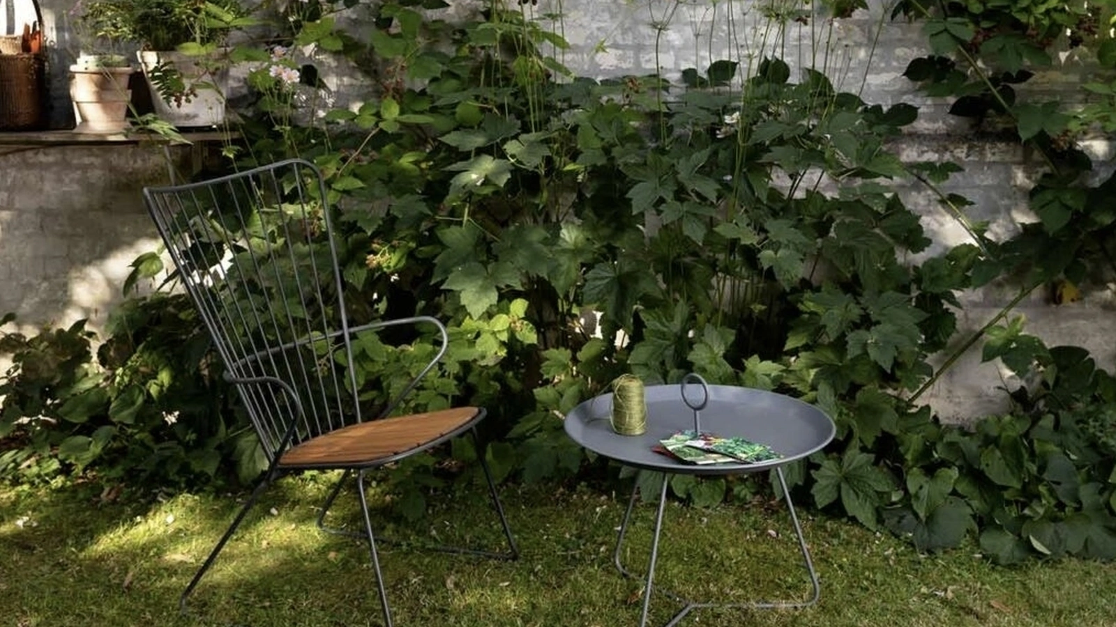 Tavolino Eyelet in metallo di Sedie Brianza