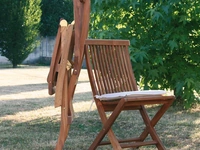 Sedia pieghevole in legno massello di teak indonesiano con finitura olio naturale Folding Chair di La Seggiola