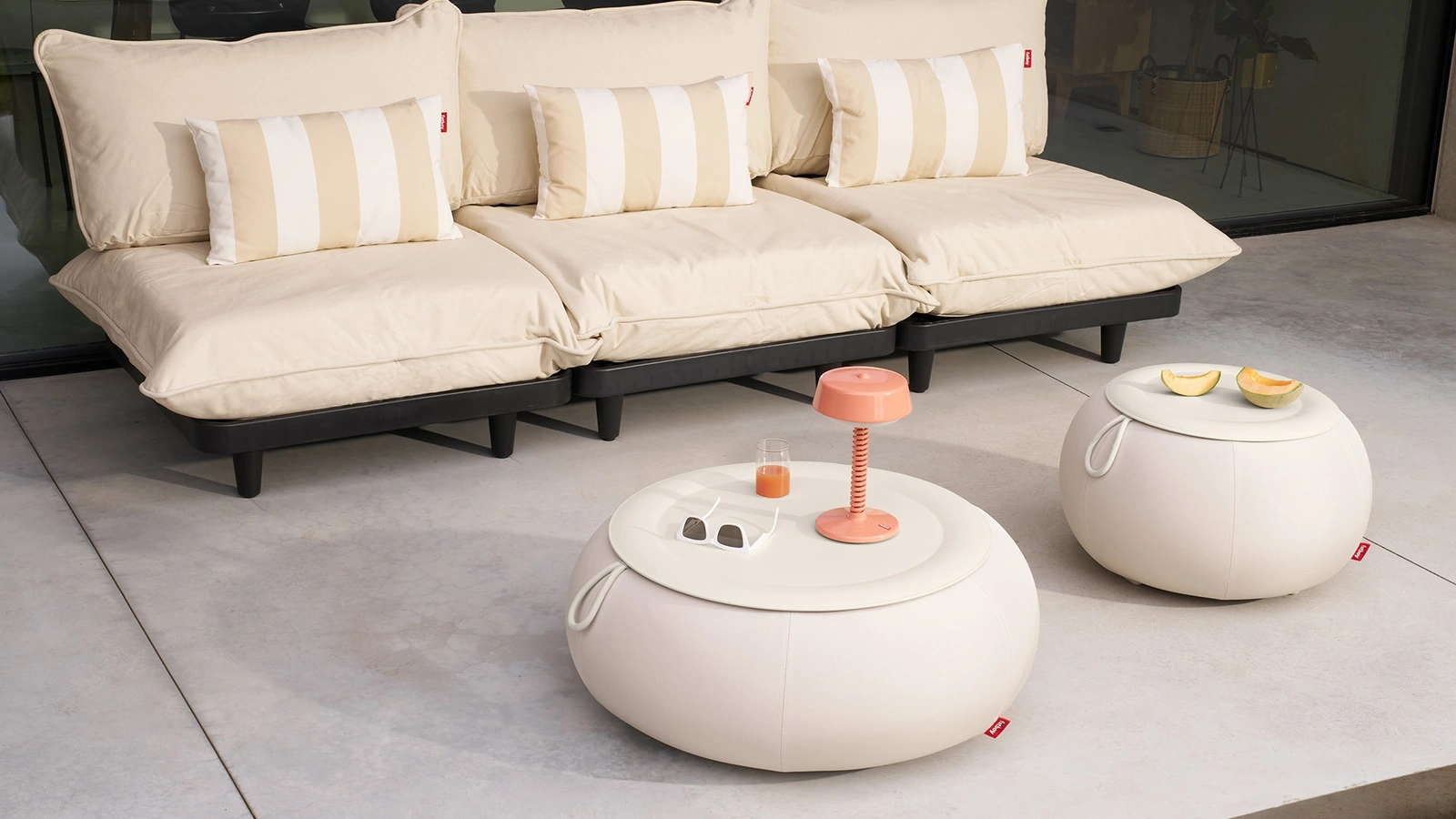 Tavolini gonfiabili con top in acciaio Humpty e Dumpty Outdoor di Fatboy