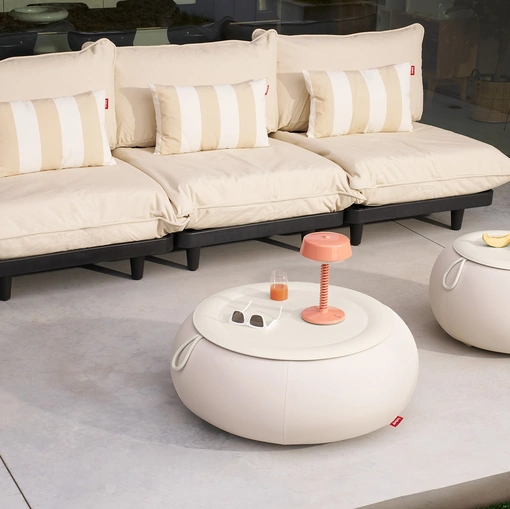 Tavolini gonfiabili con top in acciaio Humpty e Dumpty Outdoor di Fatboy