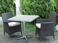 Poltroncina Acapulco con struttura in metallo rivestita in fibra di polipropilene intrecciata a mano di La Seggiola