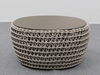 Tavolino Couch con top in alluminio verniciato e struttura in alluminio rivestitacon corda intrecciata di La Seggiola