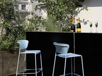 Sgabello Lisa SG in polipropilene con struttura in metallo di Sedie Brianza