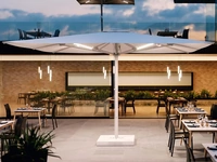 Ombrellone LND in alluminio verniciato di La Seggiola