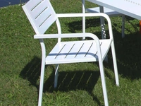 Sedia da giardino Out Metal Poltroncina in acciaio zincato e verniciato poliestere per esterni di La Seggiola