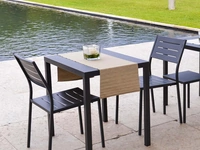 Sedia Out Metal in acciaio zincato e verniciato poliestere per esterni di La Seggiola