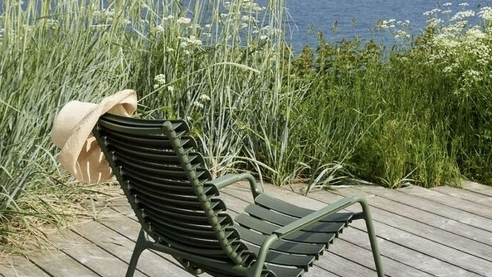 Reclips Poltroncina a dondolo in polipropilene con struttura in metallo di Sedie Brianza