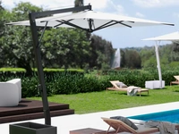 Ombrellone STR in alluminio verniciato antracite con apertura a manovella di La Seggiola