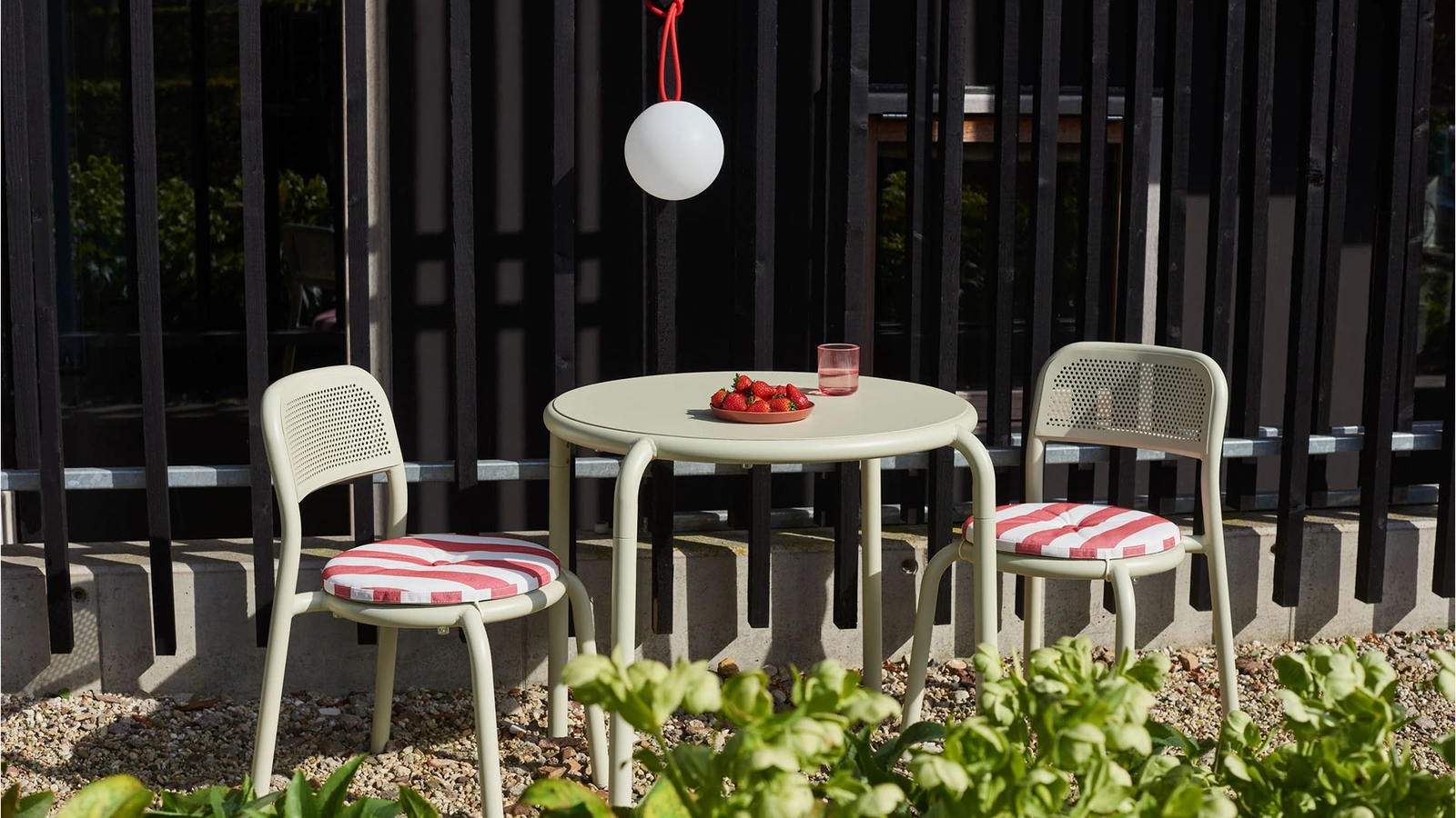 Tavolo con sedie Tonì Bistreau di Fatboy