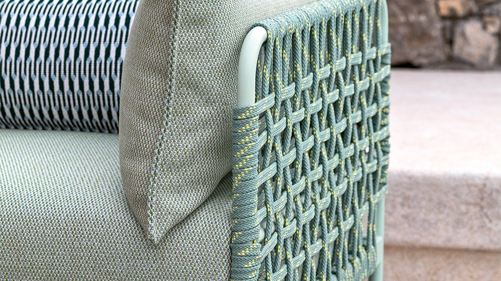 Divano Yo! a due posti di Connubia Outdoor