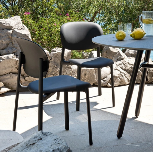 Sedia impilabile Zero di Connubia Outdoor