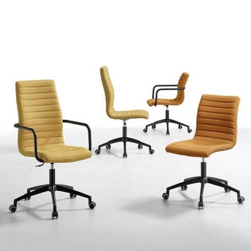 Sedute Operative Istar in tessuto imbottito con o senza braccioli di Sedie Brianza