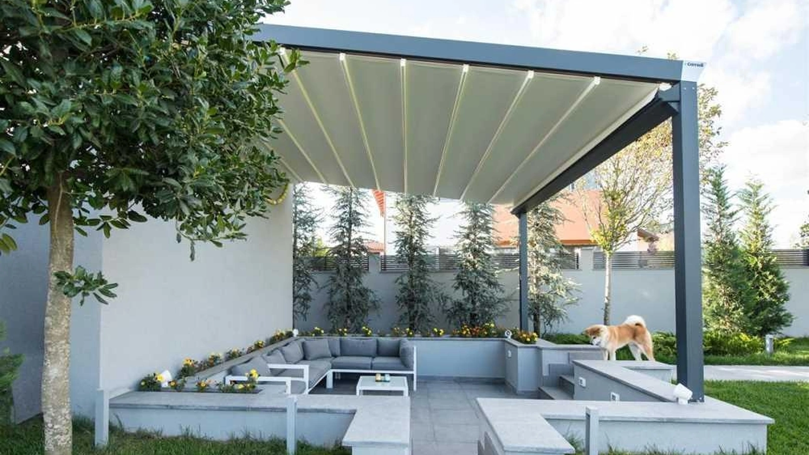 Pergola Pergotenda B-Space in alluminio con movimentazione motorizzata di Corradi