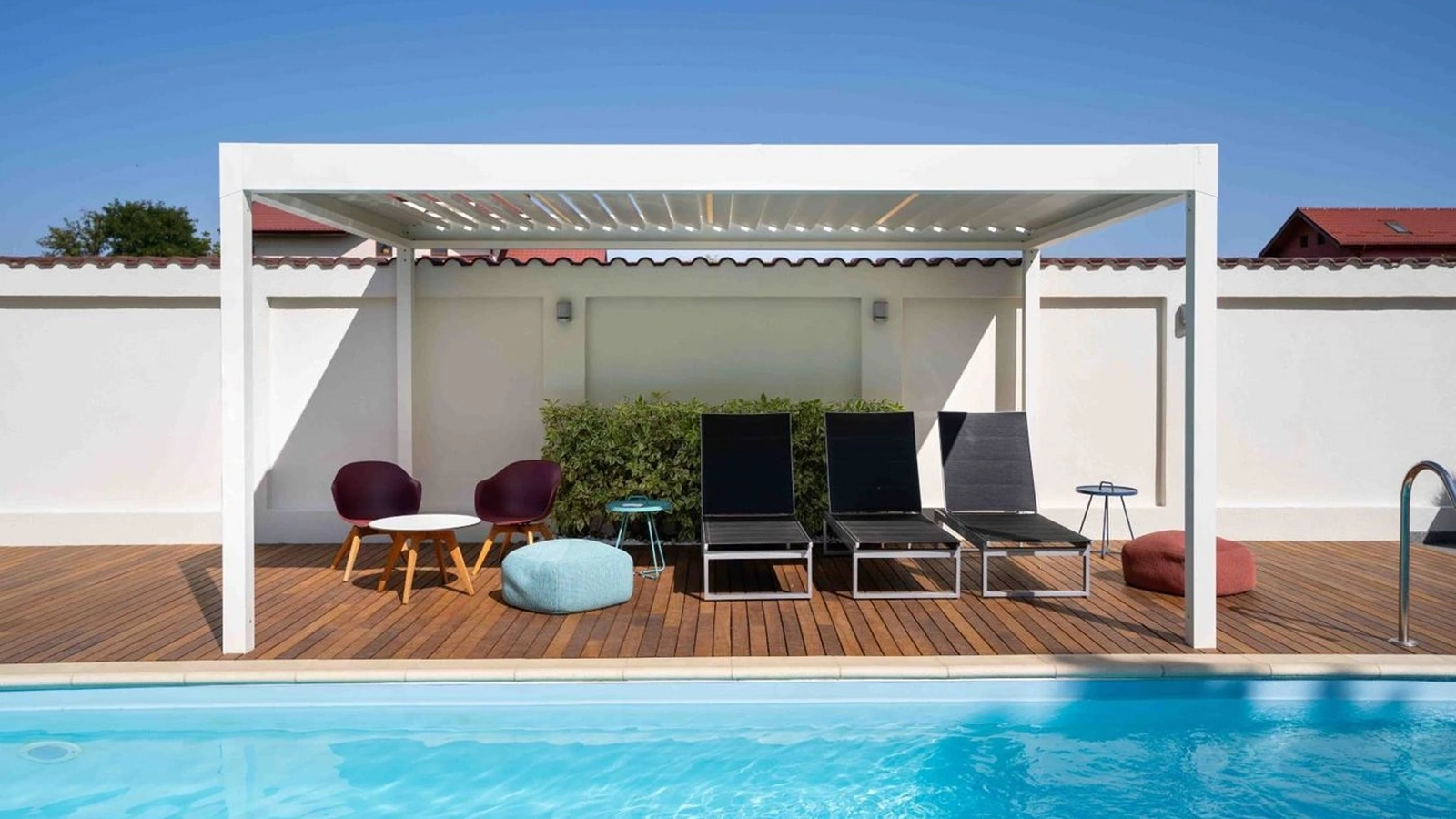 Pergola bioclimatica in alluminio con copertura orientabile Alba Corradi