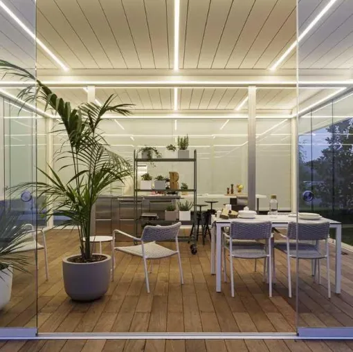 Pergola bioclimatica Imago Gourmet in alluminio dedicata alla cucina fuori casa di Corradi