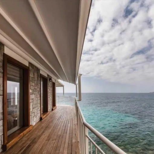 Pergola Pergotenda Palladia in alluminio e acciaio inox di Corradi