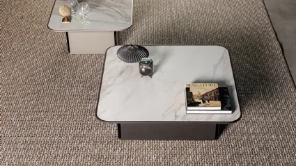 Tavolino moderno Bloom con top in gres porcellanato e base in metallo di Tonin Casa